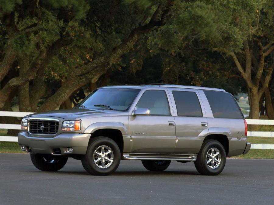  Cadillac Escalade 1999 года  (фото 25 из 40)